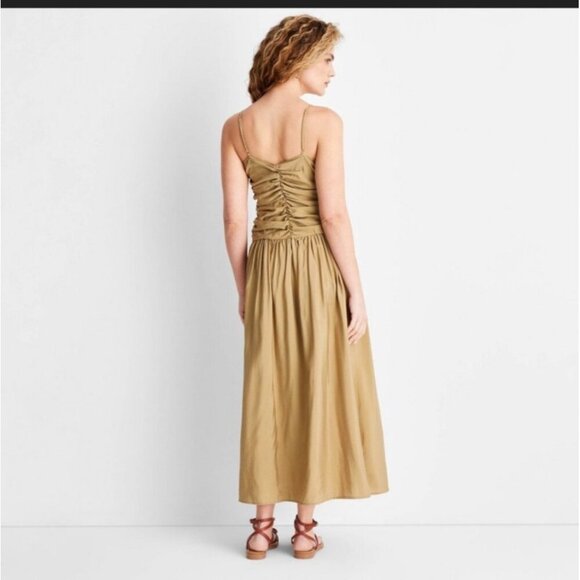 Future Collective Women's Ruched Midi Tank Dress V-Neck Size L NWT - Picture 3 of 8